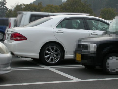 駐車場にて はみ出し駐車